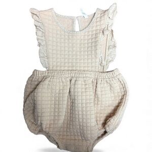 Quincy Mae Ruffle Bubble Romper || Shell (2-3Y)
